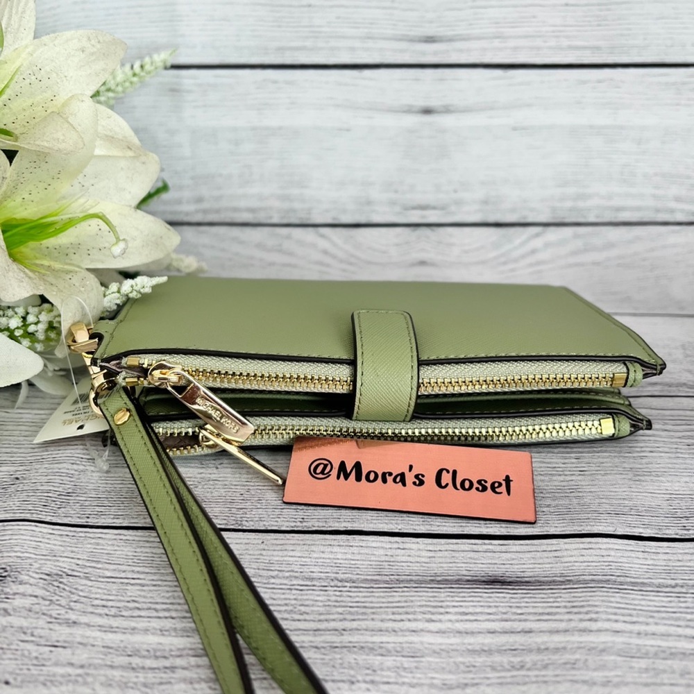 Michael Kors Light Sage Wallet/Wristlet - Picture 9 of 10